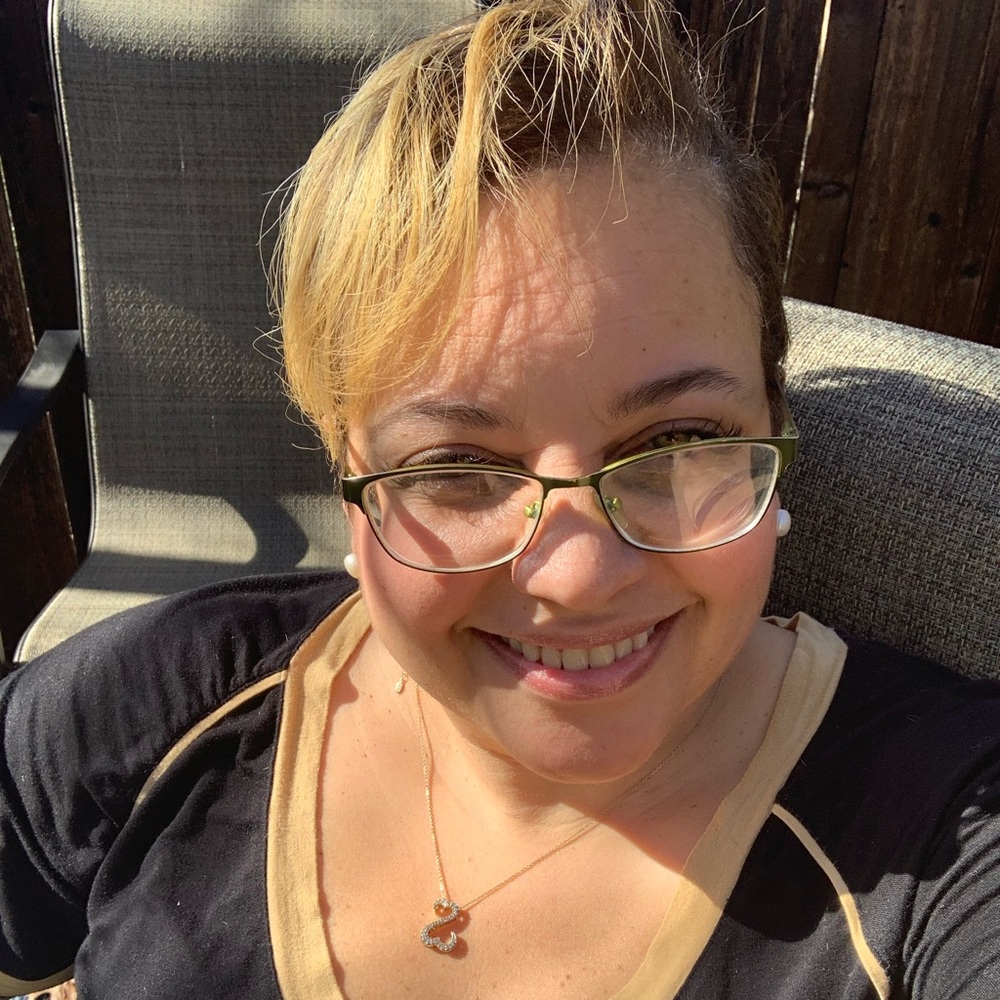 Meet your Posher, Yolanda